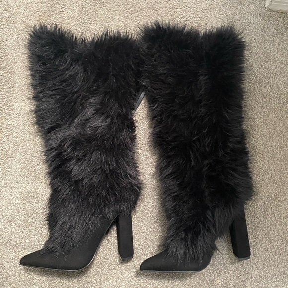 Shoes - NEW black fur shearling yeti knee high heeled Boots 6